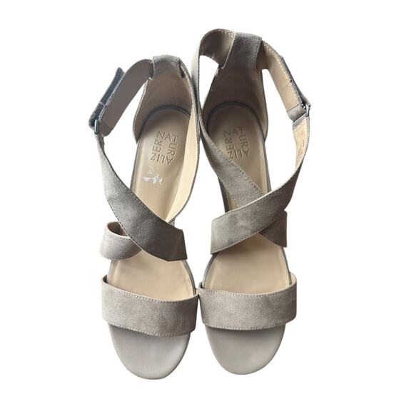 Naturalizer Adele 11M Nude Strappy Sandals - Picture 1 of 9